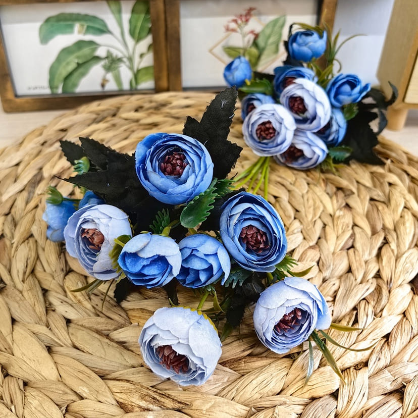 Искусственные цветы в Волгограде | Цветы искусственные «Камелии», голубые, букет
